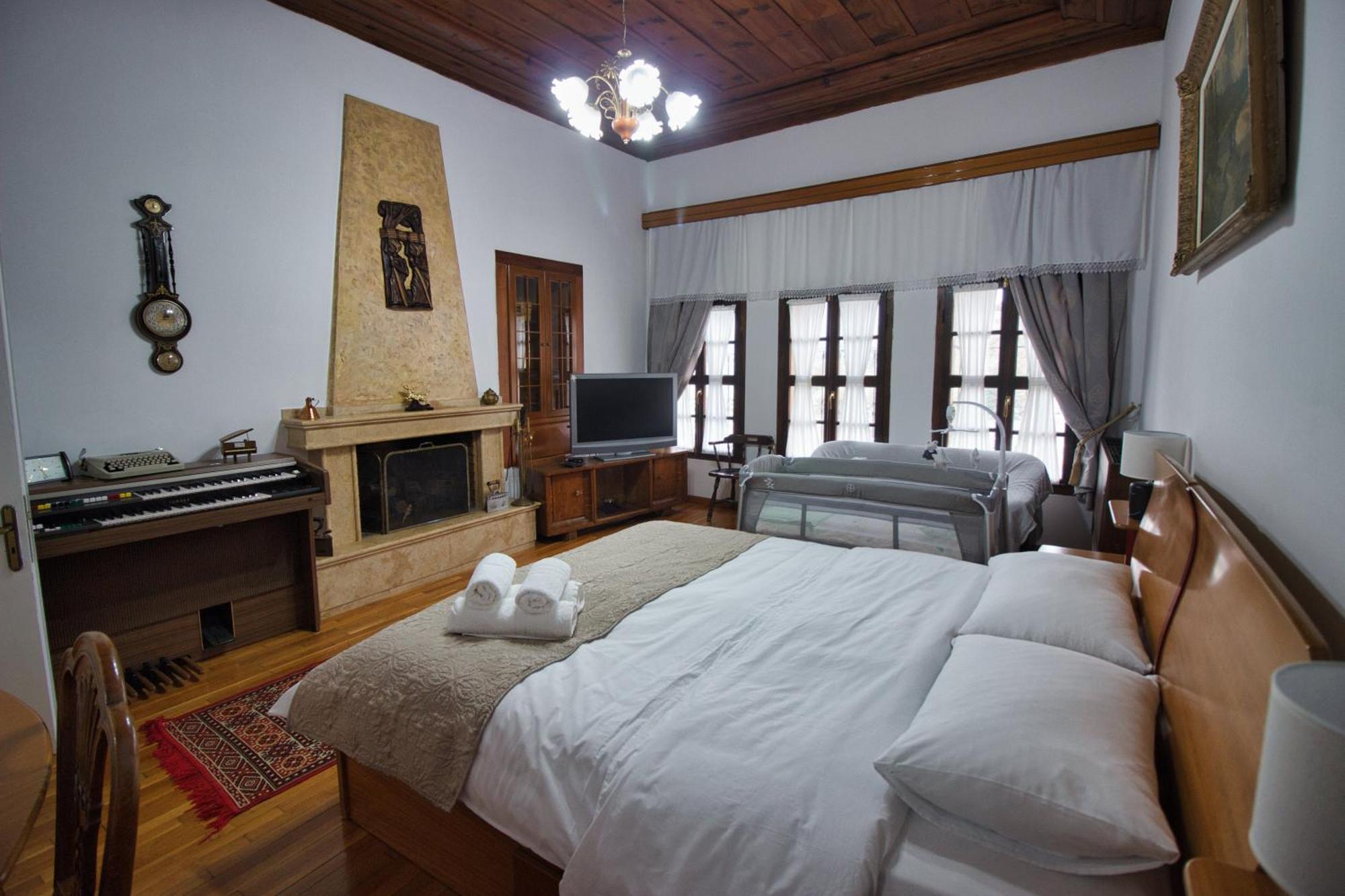 Emblematic House Apartment 2 Gjirokastra Kültér fotó
