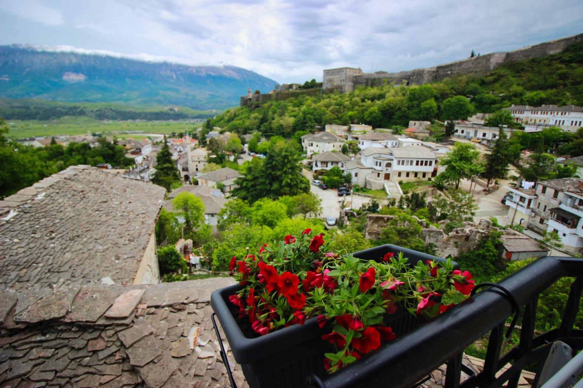 Emblematic House Apartment 2 Gjirokastra Kültér fotó